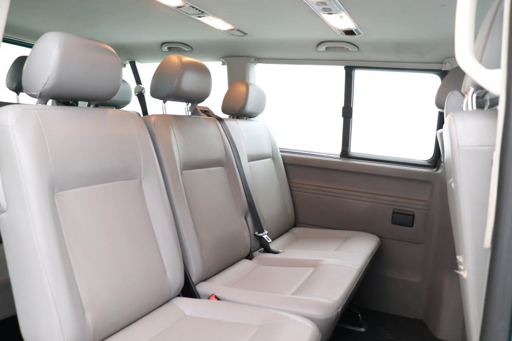 VOLKSWAGEN Transporter 2005