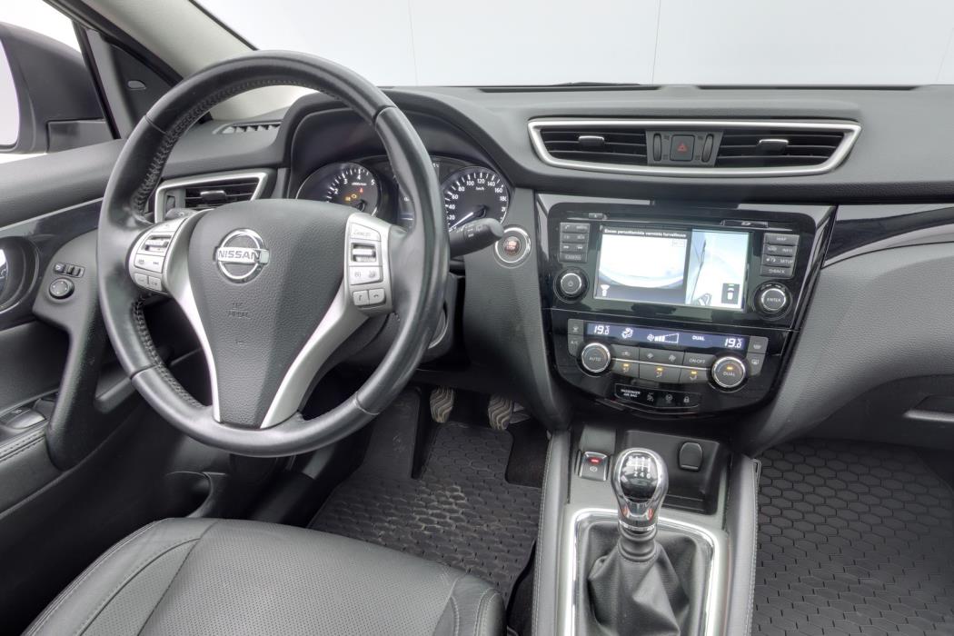 NISSAN Qashqai 2015