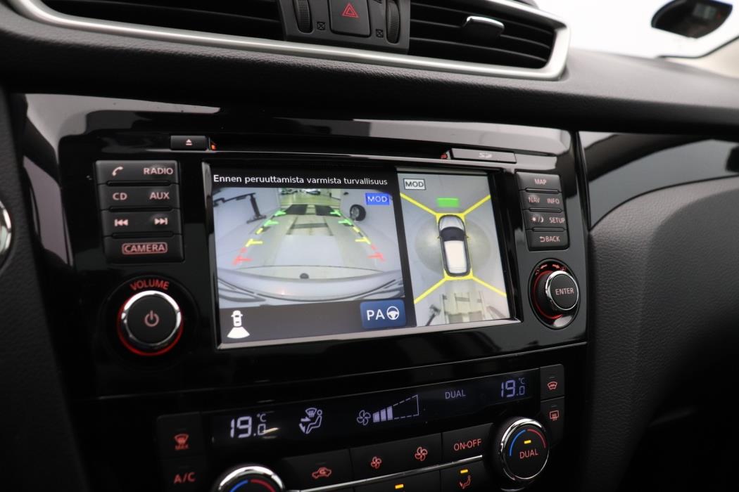 NISSAN Qashqai 2015