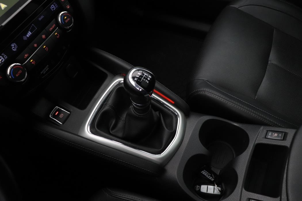 NISSAN Qashqai 2015