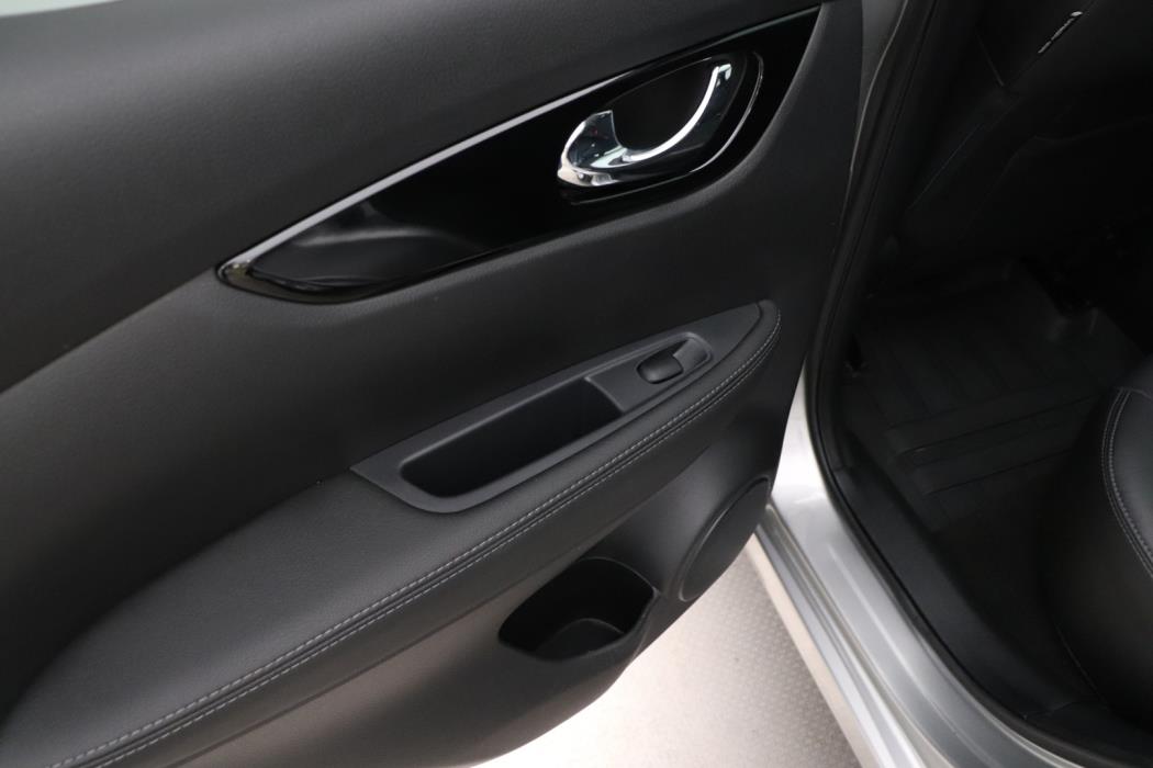 NISSAN Qashqai 2015