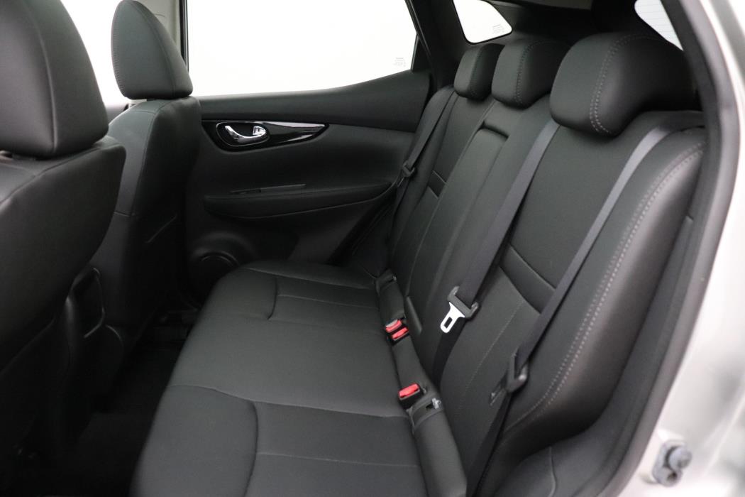 NISSAN Qashqai 2015