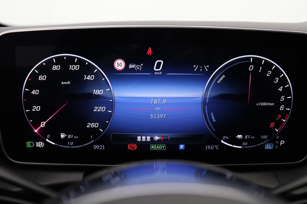 MERCEDES-BENZ GLC 2023