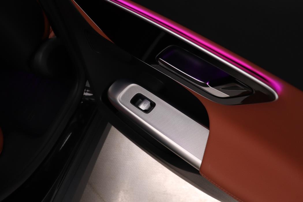 MERCEDES-BENZ GLC 2023