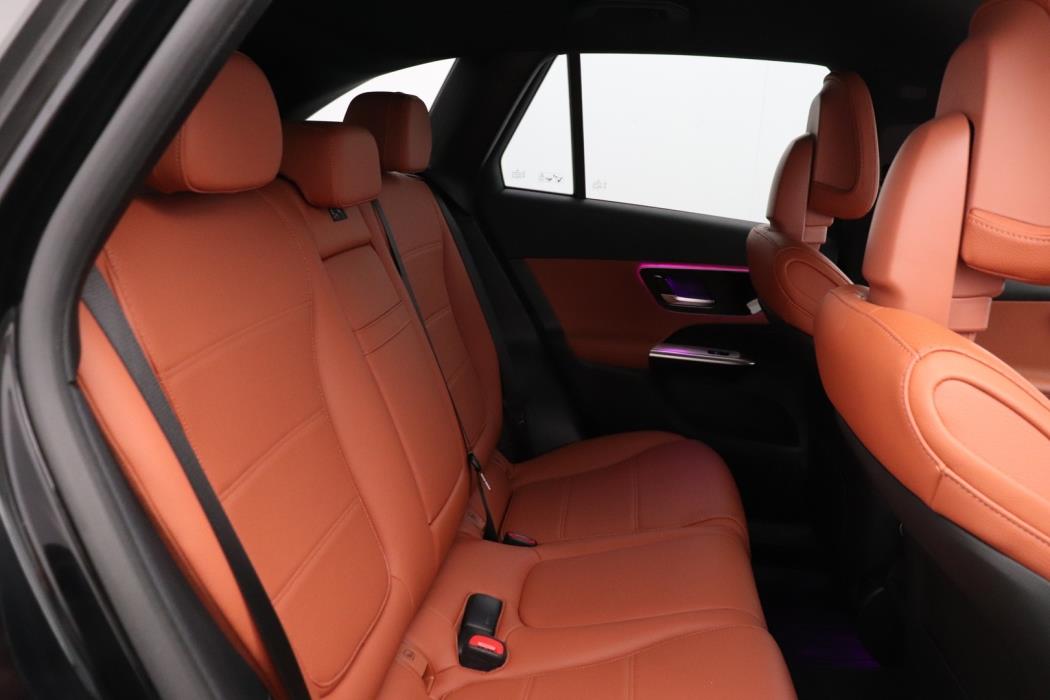 MERCEDES-BENZ GLC 2023