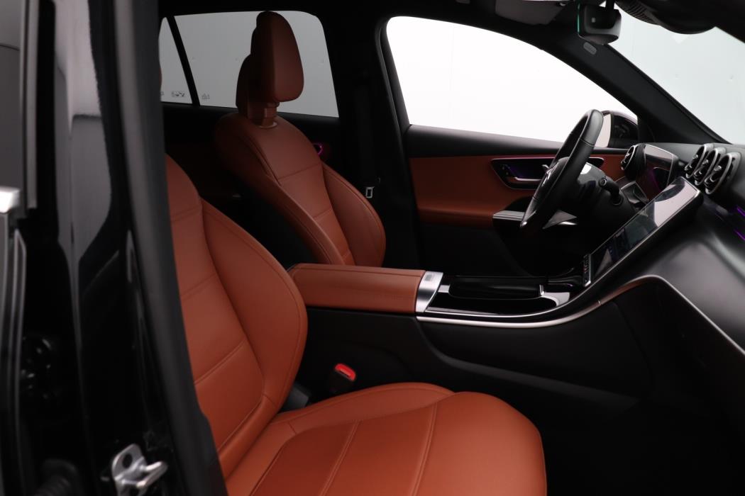 MERCEDES-BENZ GLC 2023