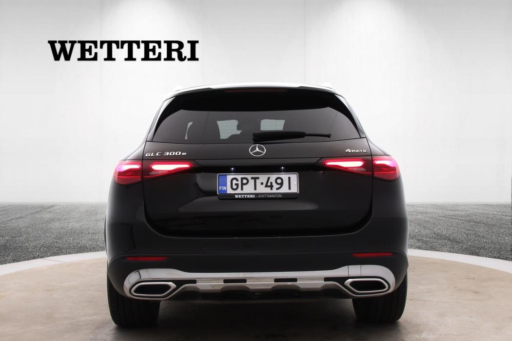 MERCEDES-BENZ GLC 2023