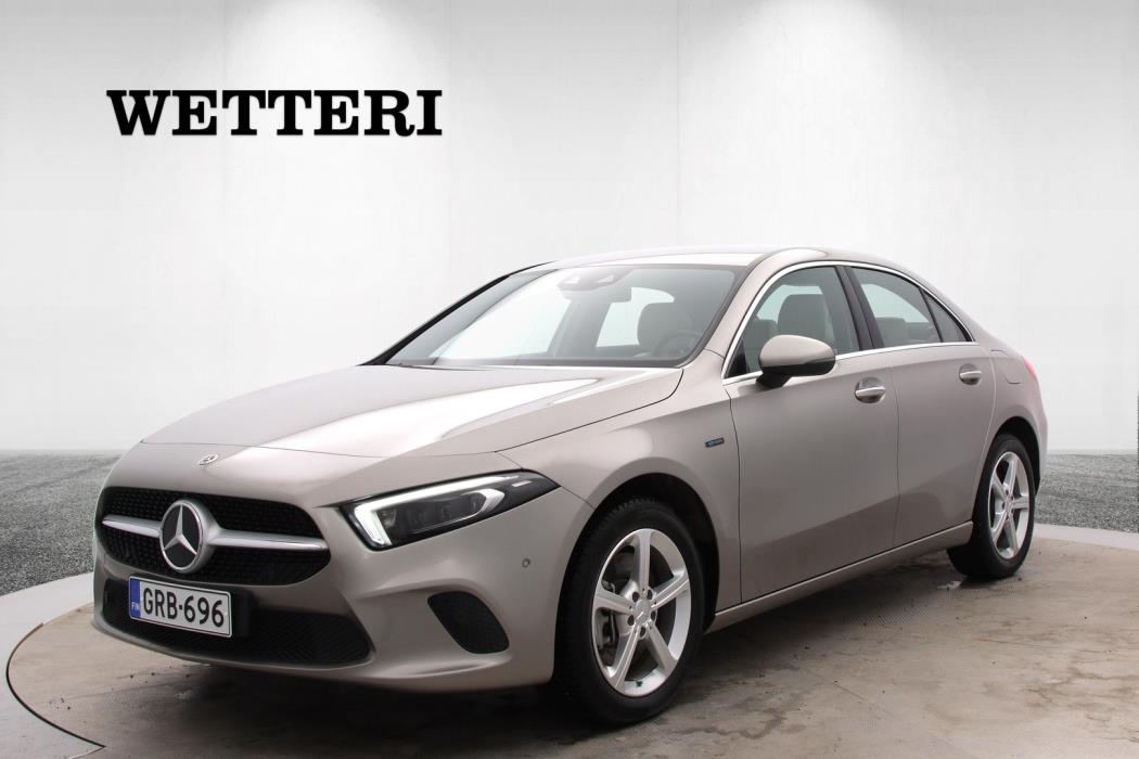 MERCEDES-BENZ A 2021