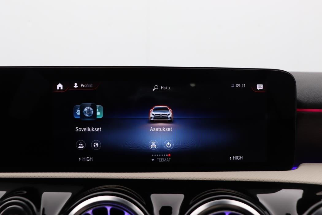 MERCEDES-BENZ A 2021