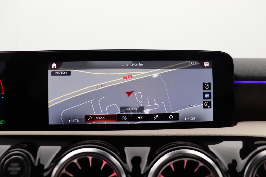 MERCEDES-BENZ A 2021