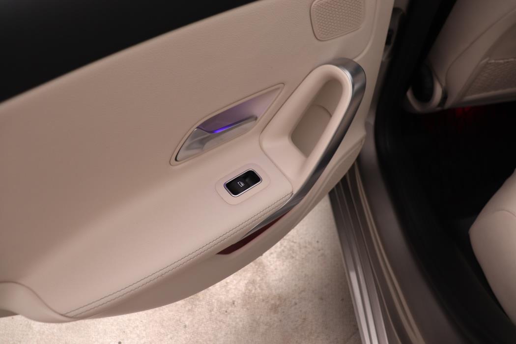 MERCEDES-BENZ A 2021