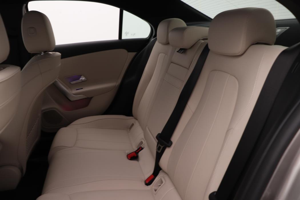 MERCEDES-BENZ A 2021