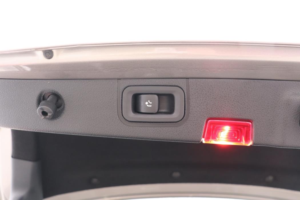 MERCEDES-BENZ A 2021