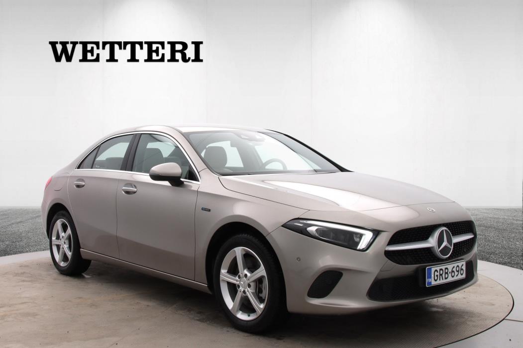 MERCEDES-BENZ A 2021
