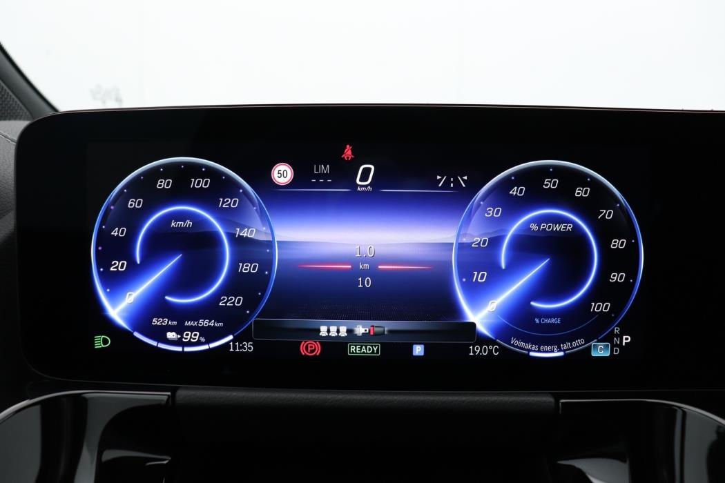 MERCEDES-BENZ EQA 2025