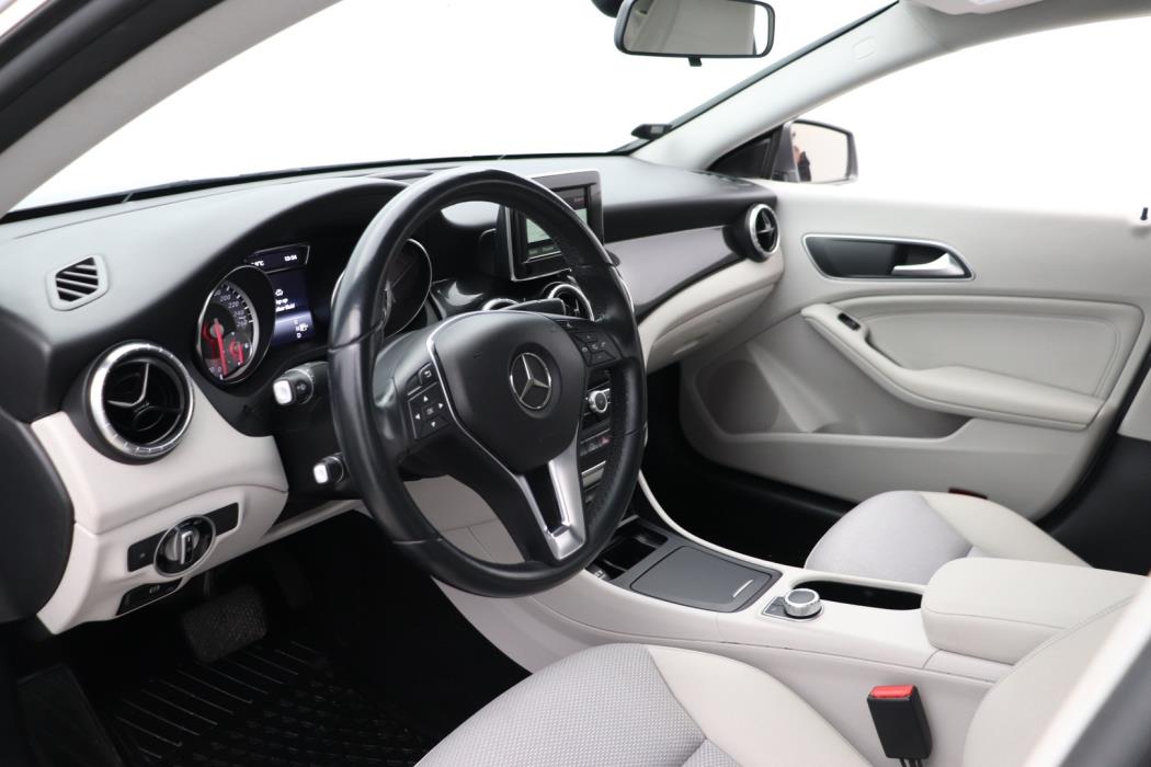 MERCEDES-BENZ CLA 2014