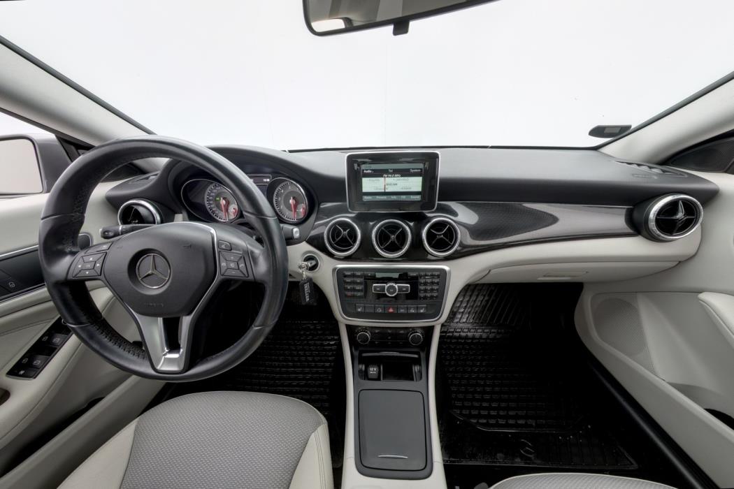 MERCEDES-BENZ CLA 2014