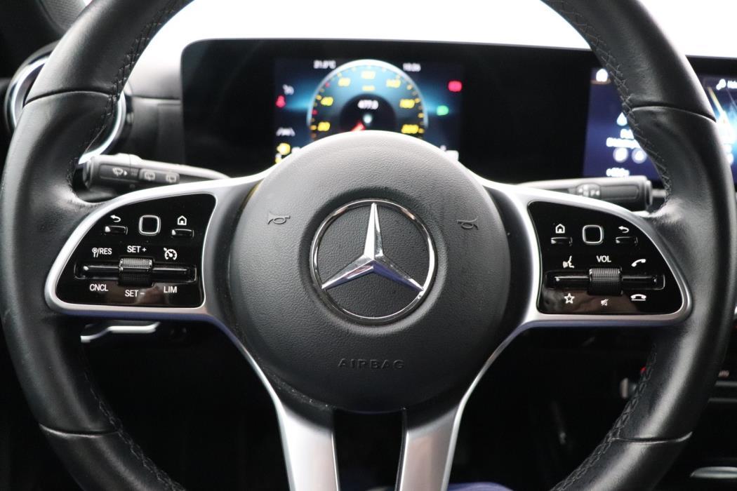 MERCEDES-BENZ A 2021