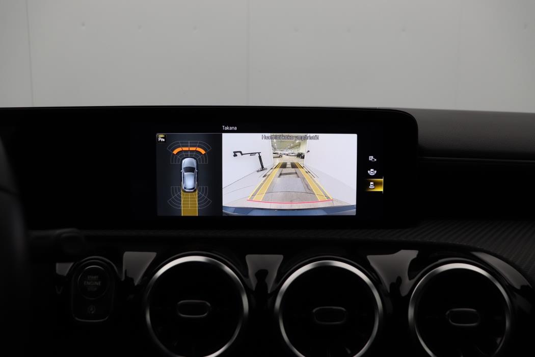 MERCEDES-BENZ A 2021