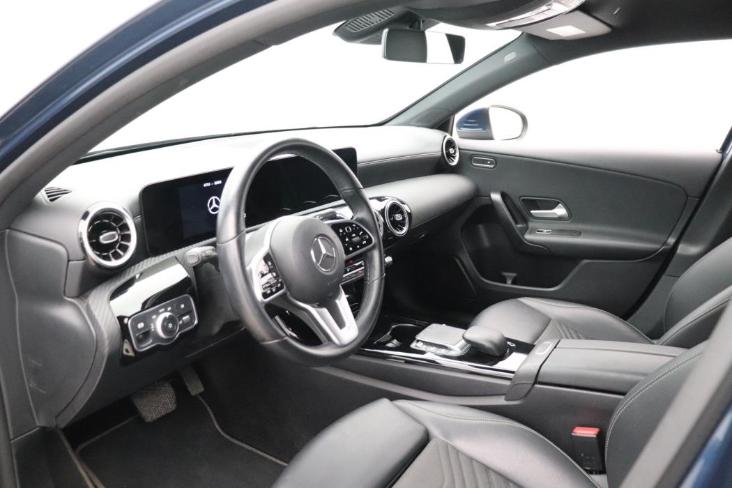 MERCEDES-BENZ A 2021