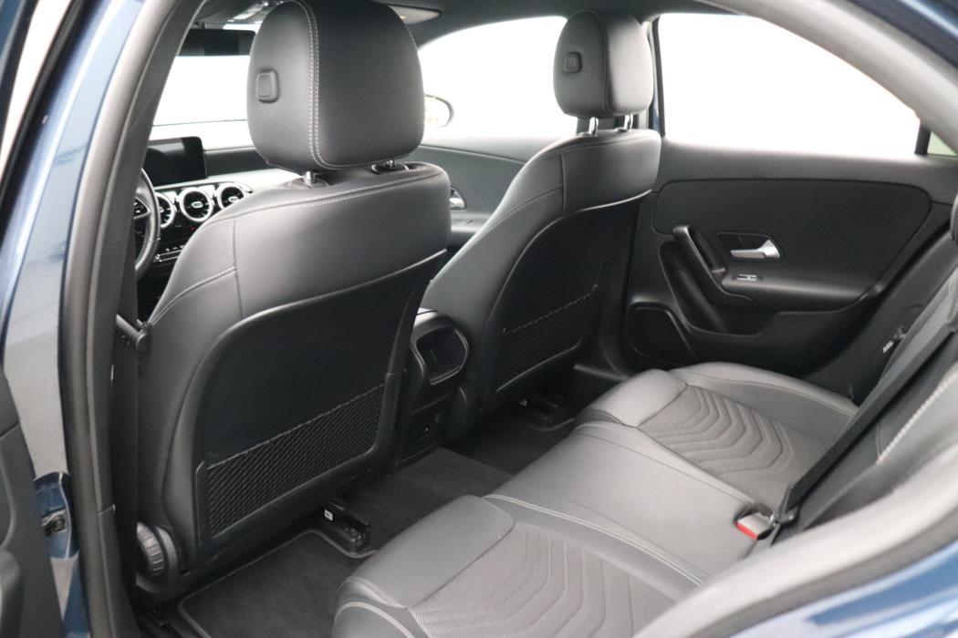 MERCEDES-BENZ A 2021