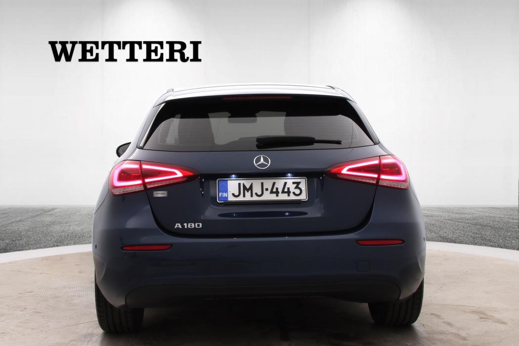 MERCEDES-BENZ A 2021