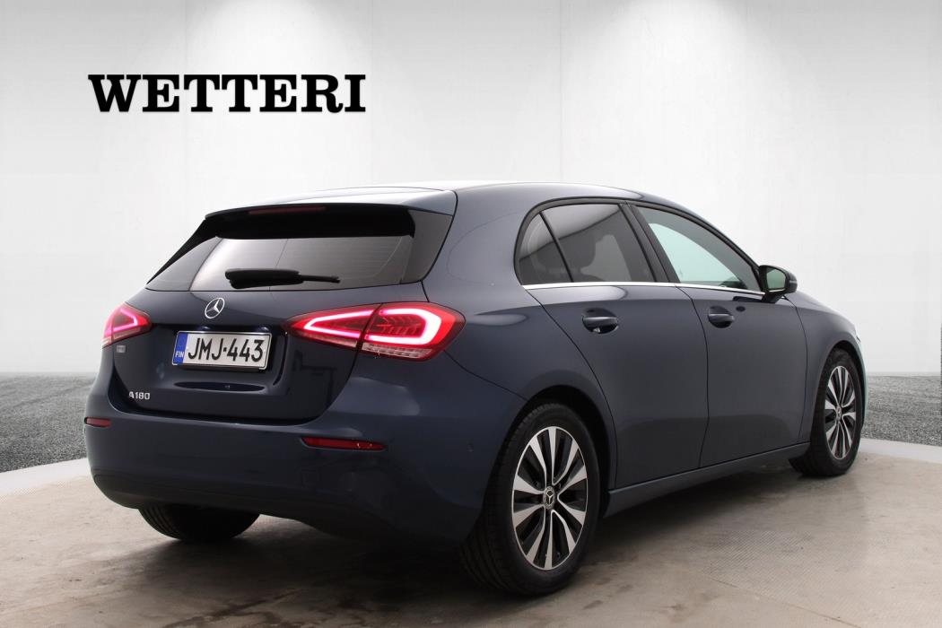 MERCEDES-BENZ A 2021