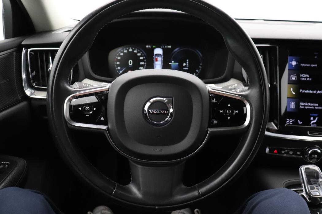 VOLVO V60 2021