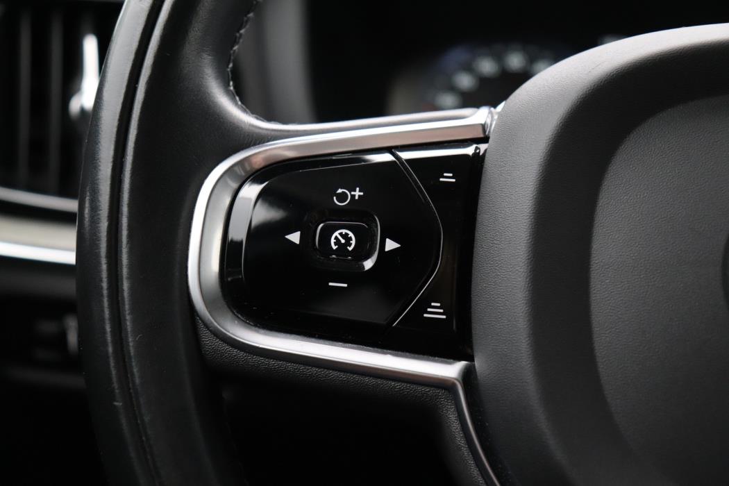 VOLVO V60 2021