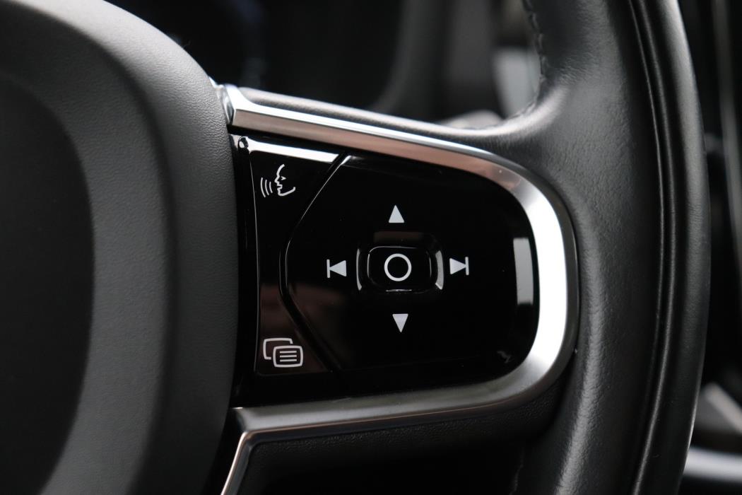 VOLVO V60 2021
