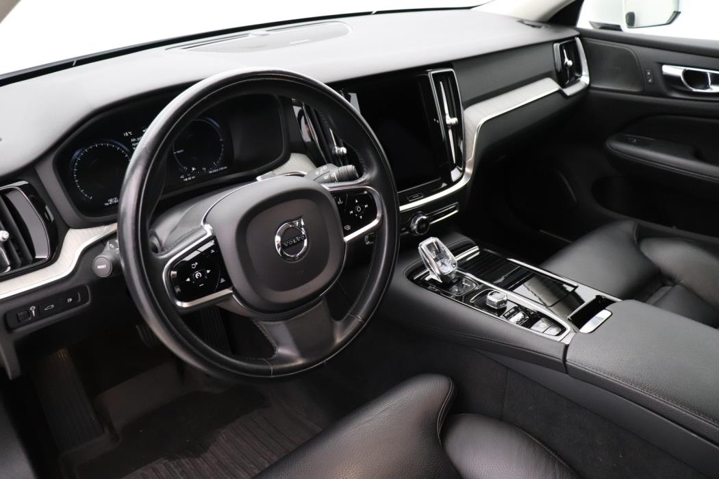 VOLVO V60 2021