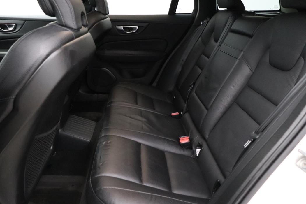 VOLVO V60 2021