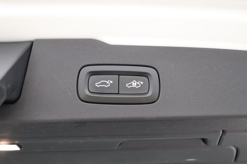 VOLVO V60 2021