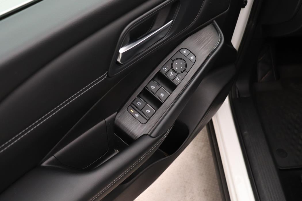NISSAN Qashqai 2024