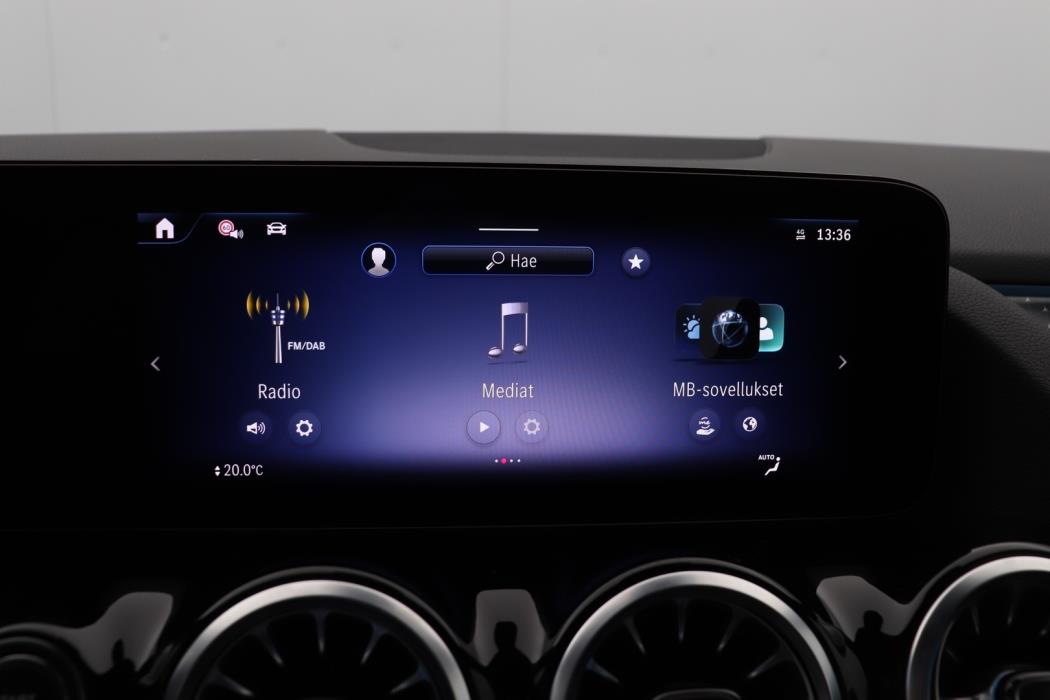 MERCEDES-BENZ EQA 2024