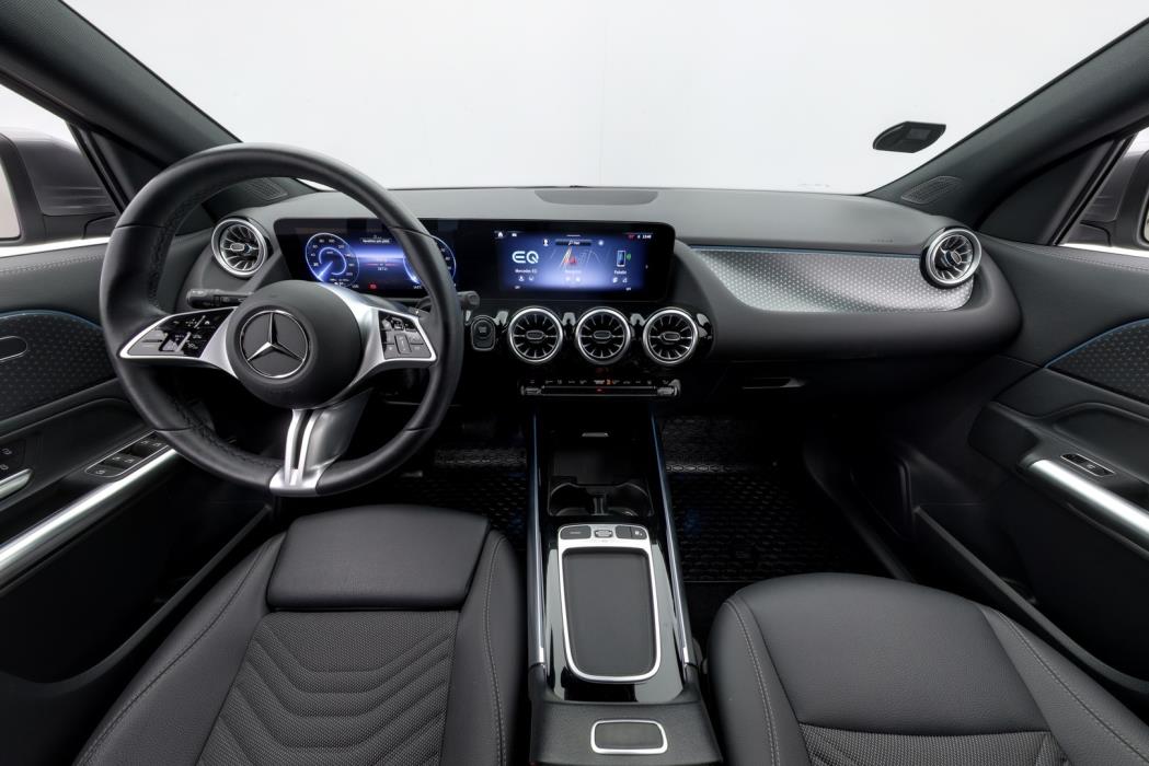 MERCEDES-BENZ EQA 2024