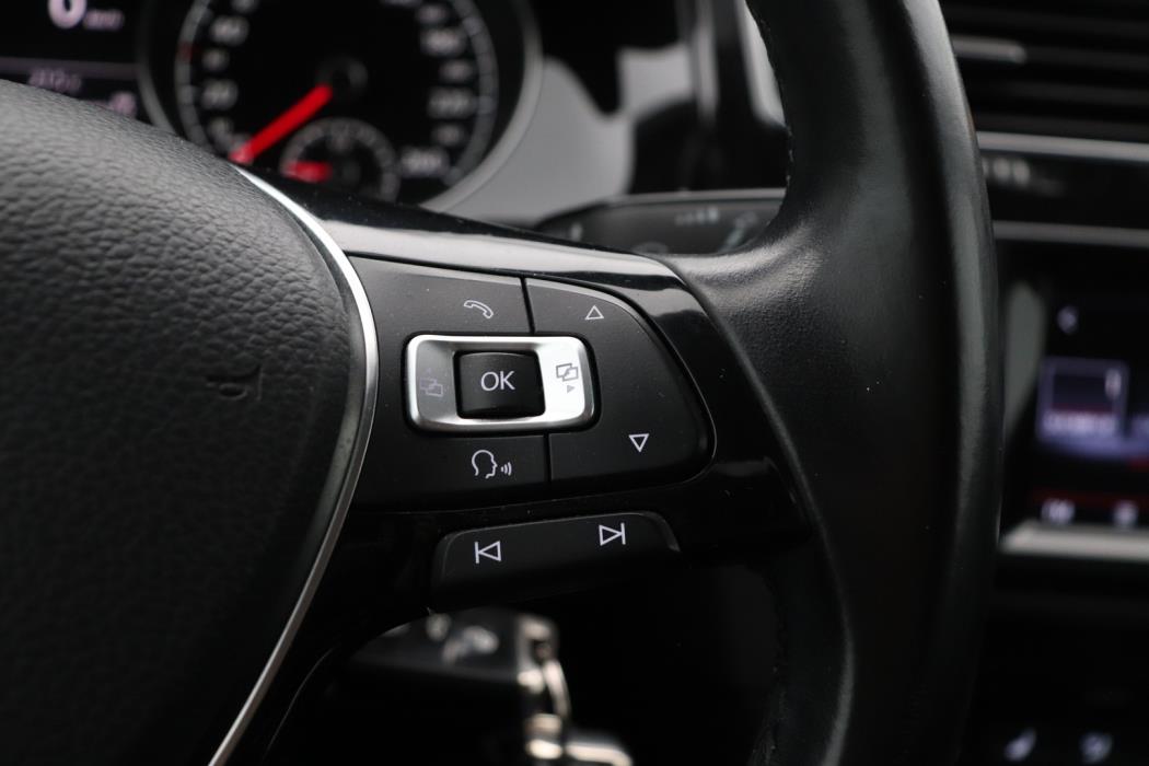 VOLKSWAGEN Golf 2013