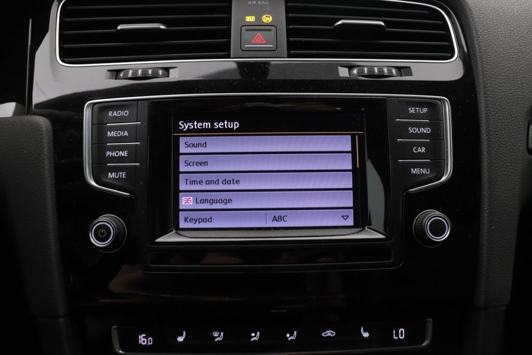 VOLKSWAGEN Golf 2013