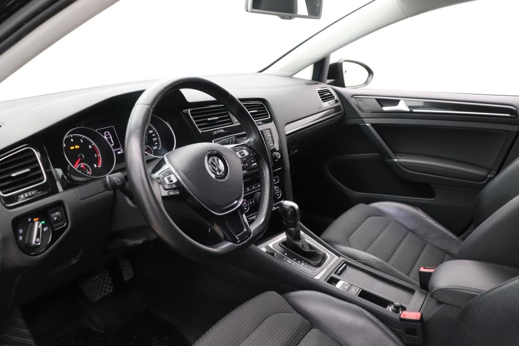 VOLKSWAGEN Golf 2013