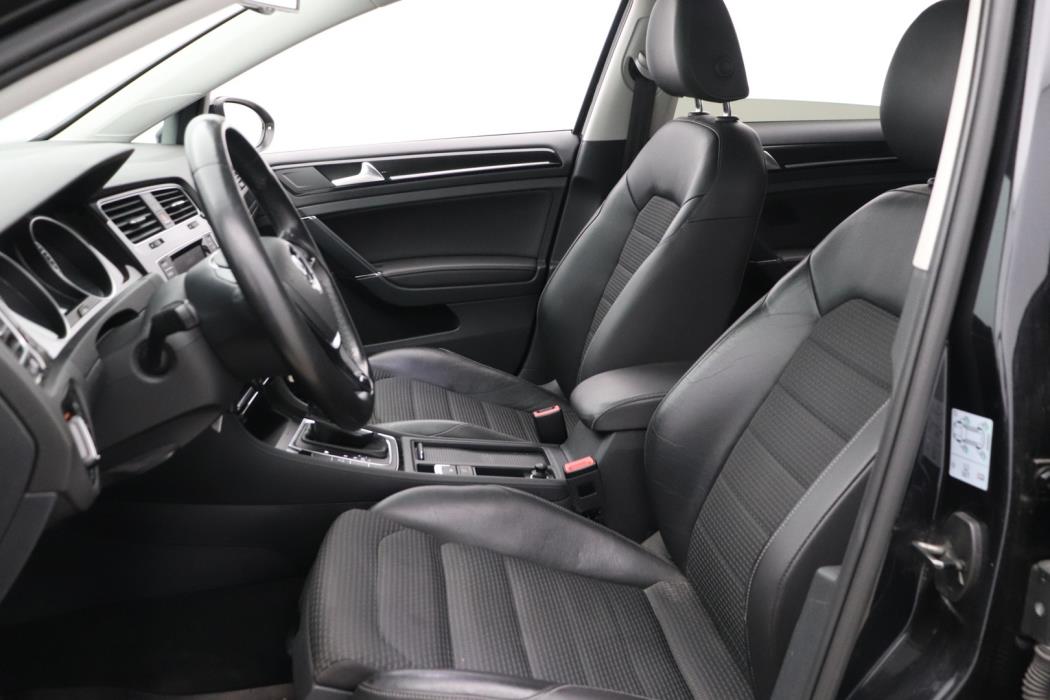 VOLKSWAGEN Golf 2013