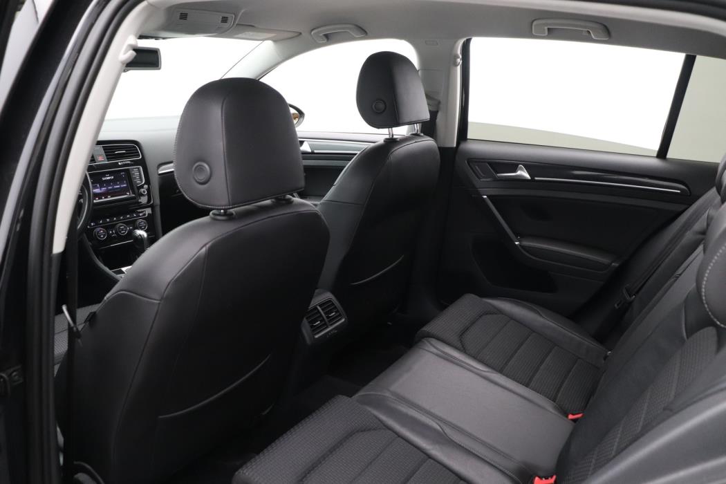VOLKSWAGEN Golf 2013