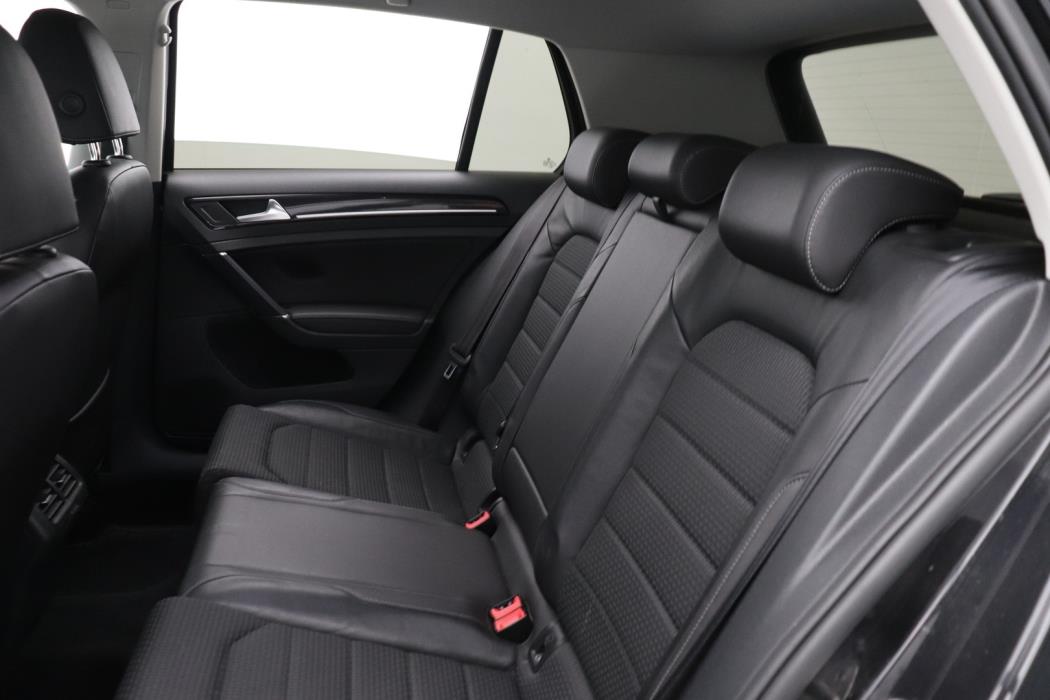 VOLKSWAGEN Golf 2013