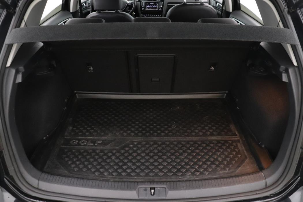 VOLKSWAGEN Golf 2013