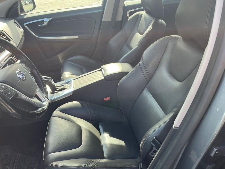 VOLVO V60 Cross Country 2016