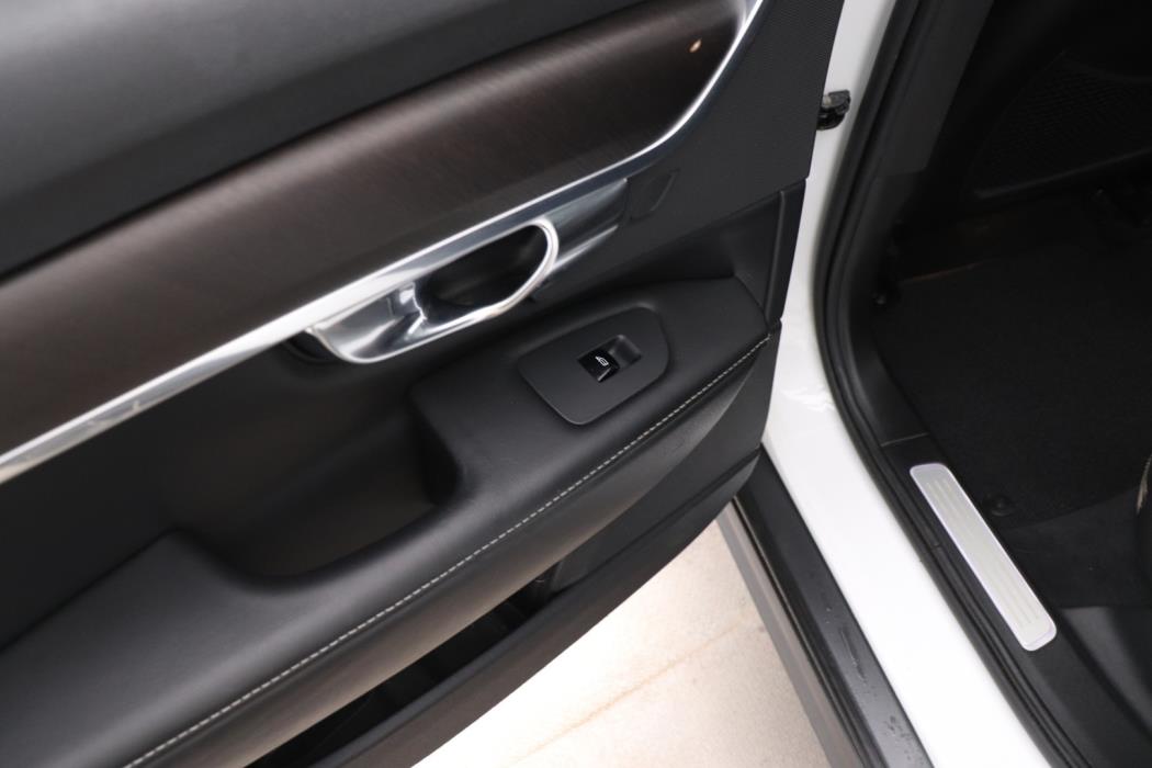VOLVO V90 Cross Country 2018