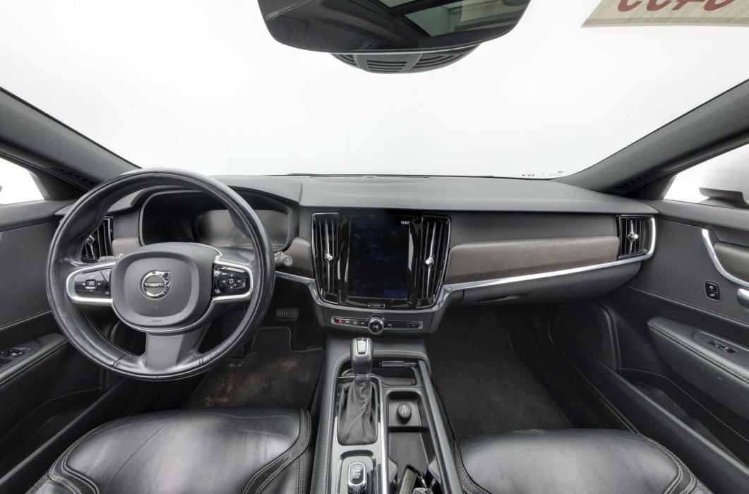 VOLVO V90 Cross Country 2018