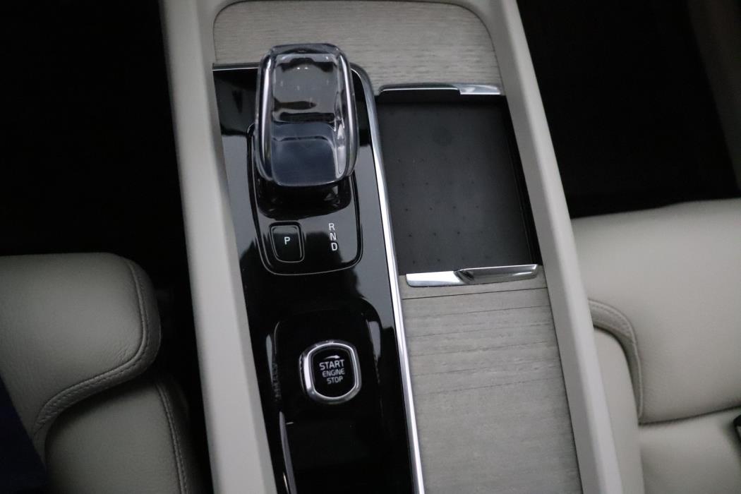VOLVO XC60 2022