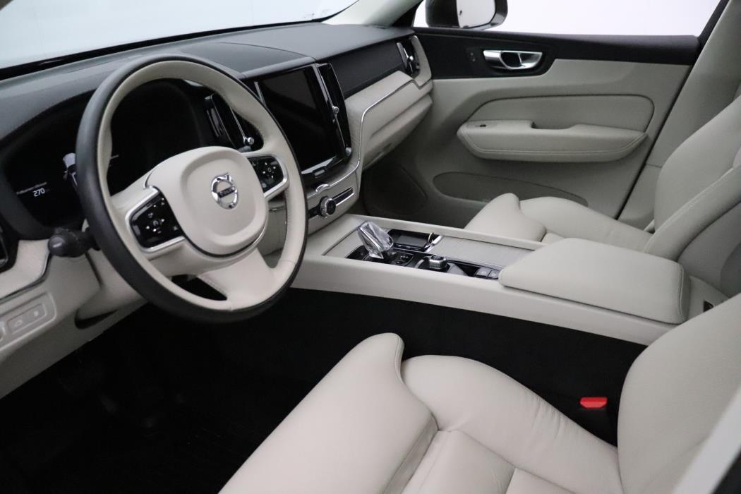 VOLVO XC60 2022