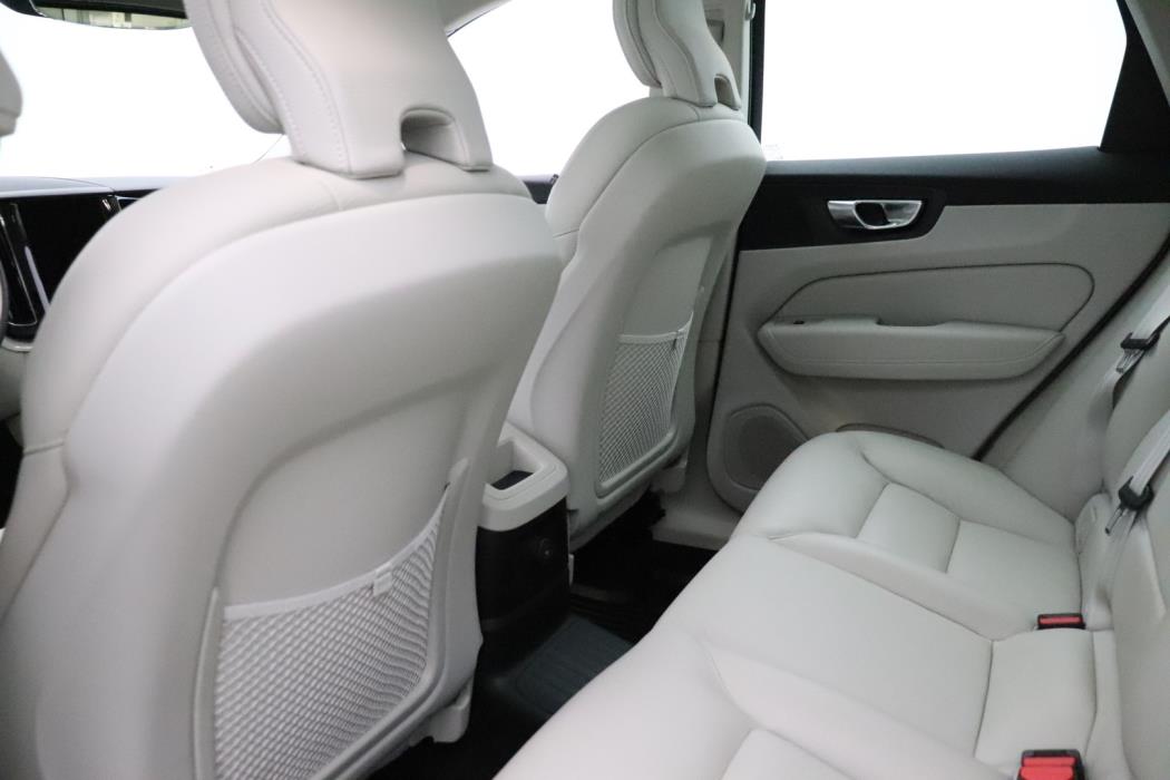 VOLVO XC60 2022