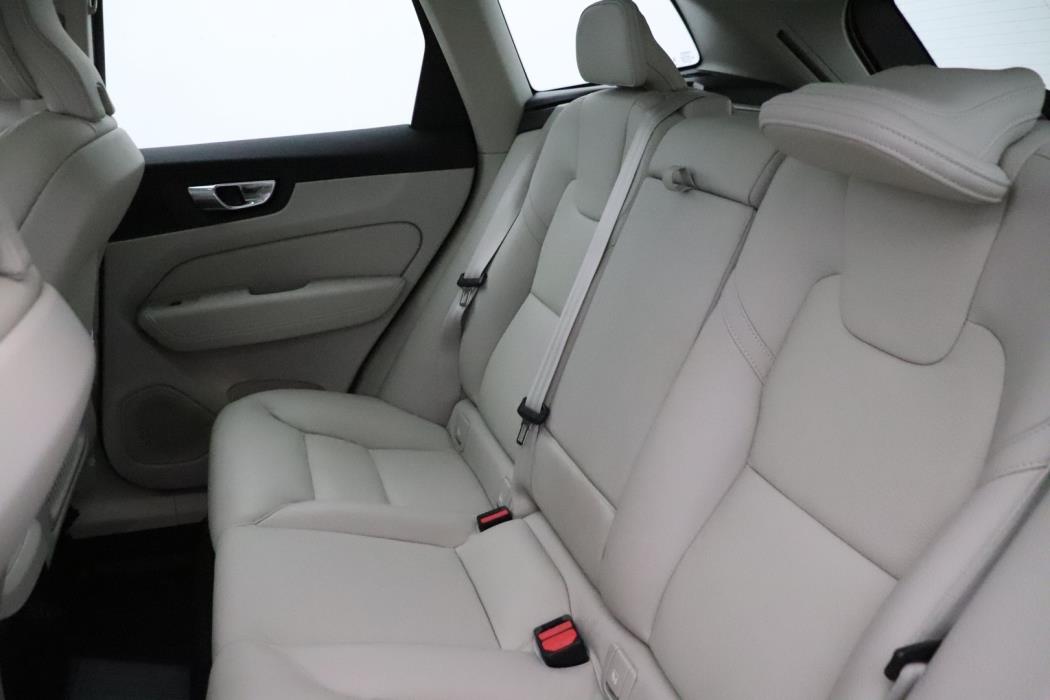 VOLVO XC60 2022